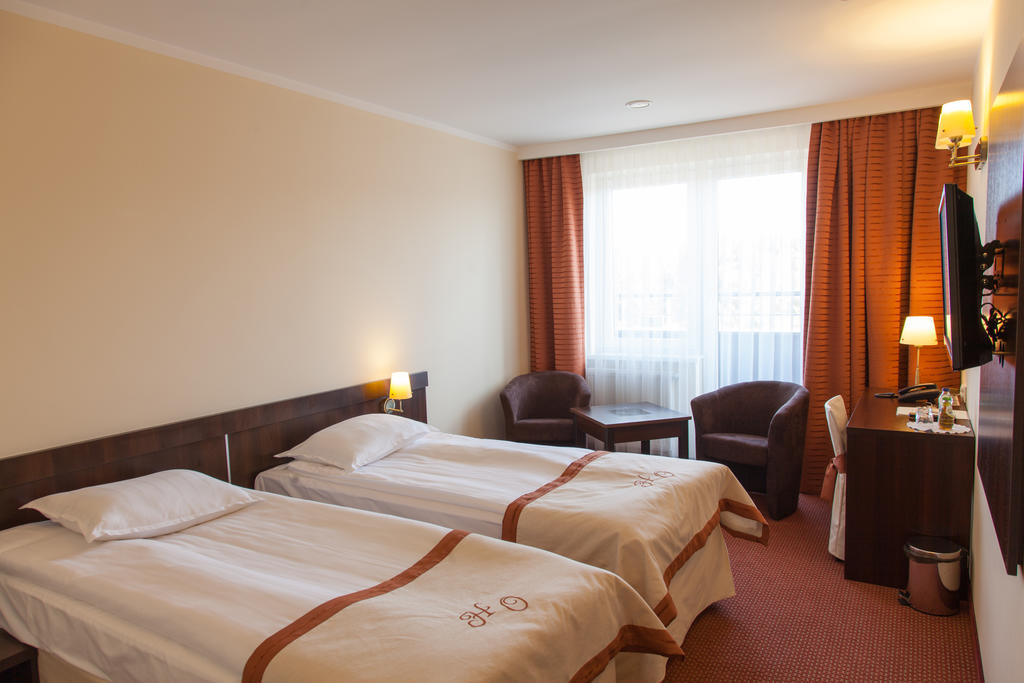 Hotel Ostrawa Wodzislaw Slaski Exterior photo