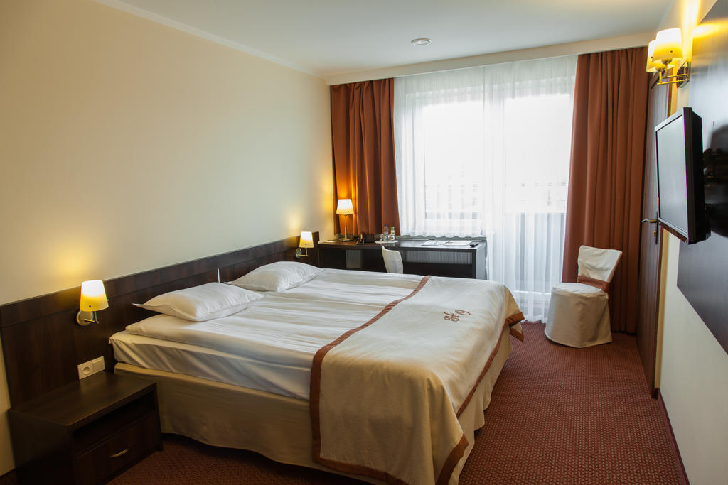 Hotel Ostrawa Wodzislaw Slaski Exterior photo
